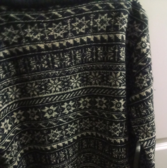 Gap, Size XS, Black/White, Winter Button Up Sweater - Picture 3 of 3